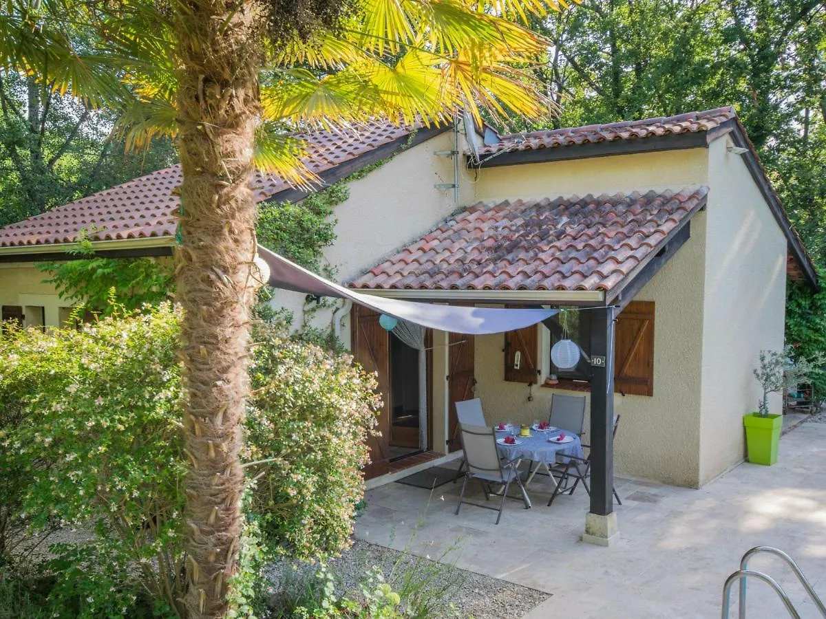 Quiet Holiday Home With Large Pool Saint-Martin-le-Redon France
